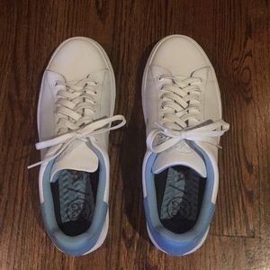 Peter Millar Gfore Mens golf shoes.